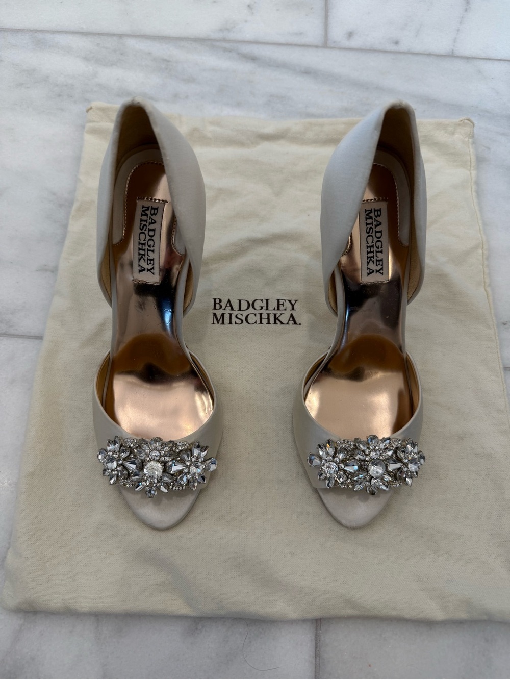 Badgley Mischka Jazmin d’Orsay Pumps in ivory satin Size 7.5